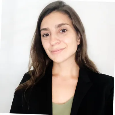 Agustina Parada — La Curiosidad